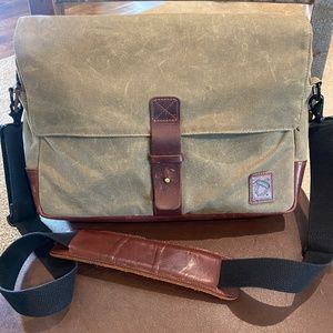 NUTSAC SATCHEL 13. sling bag, 13 inch laptop bag,